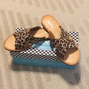 New Soda Brand Oat Cheetah Sandals
